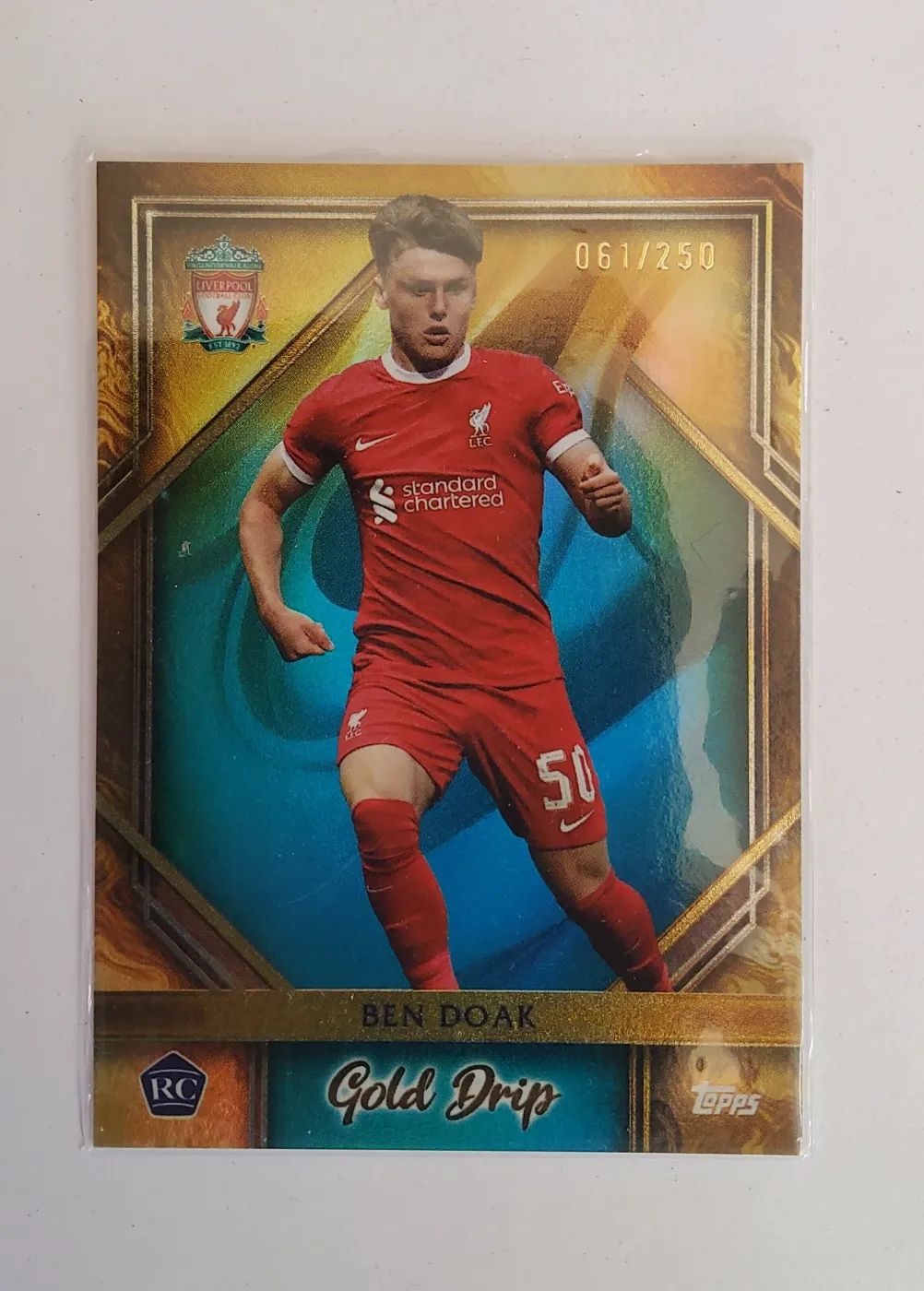 Fussballkarte: Ben Doak, FC Liverpool, Topps Liverpool FC Fan Set 2023, Gold Drip 061/250 RC
